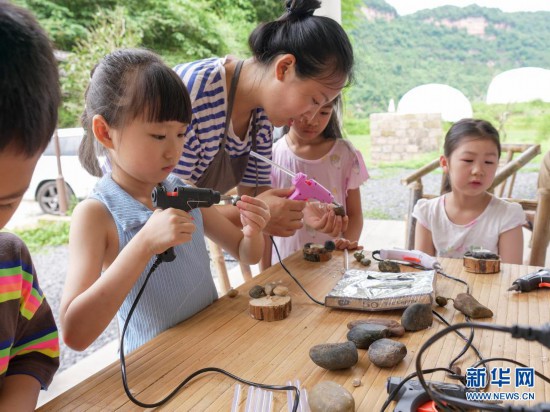 Чунцин:Жазғы демалыс кезіндегі шаттығы мол ауылдық серуен