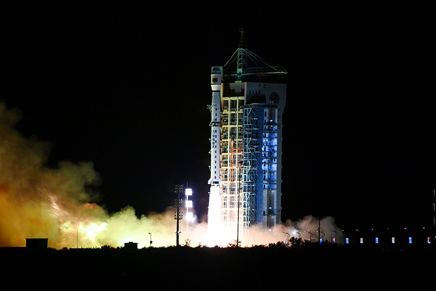 Еліміз Гаофэнь 12-03 жер серігін сәтті ұшырды