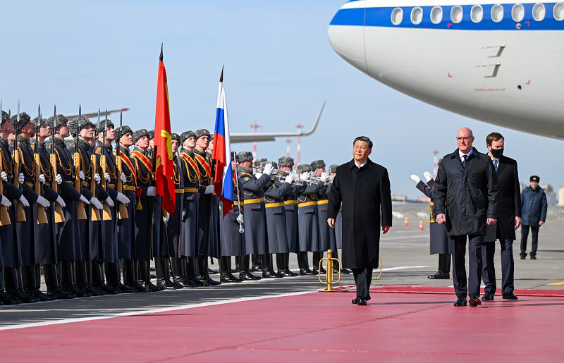 ҚХР Төрағасы Си Цзиньпин жергілікті уақыт бойынша 20 наурыз күні түстен кейін Мәскеуге жетіп, Ресей Федерациясына мемлекеттік сапарын бастады