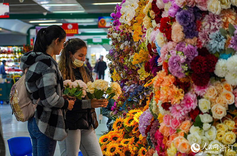 Чжэцзян өлкесі Иу қаласы халықаралық сауда базарындағы қарбаластық
