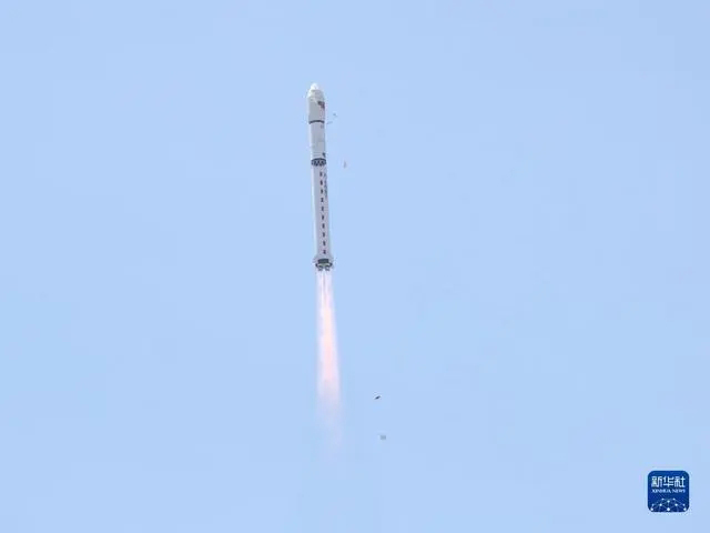 Еліміз бір зымыран тасығышпен 41 спутникті сәтті ұшырды