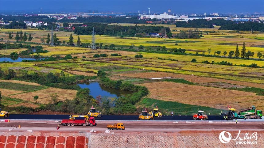 Дунсян, Цзянси: Ауылға апаратын жол