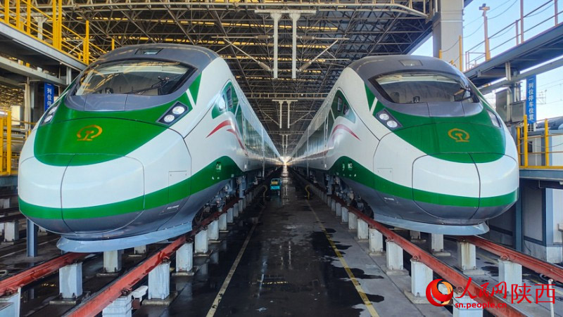 CR200-C «Fuxing» орталықтандырылған қуат көзімен жабдықталған ЭМУ алғаш рет Қытайдың солтүстік-батысында дебют жасады