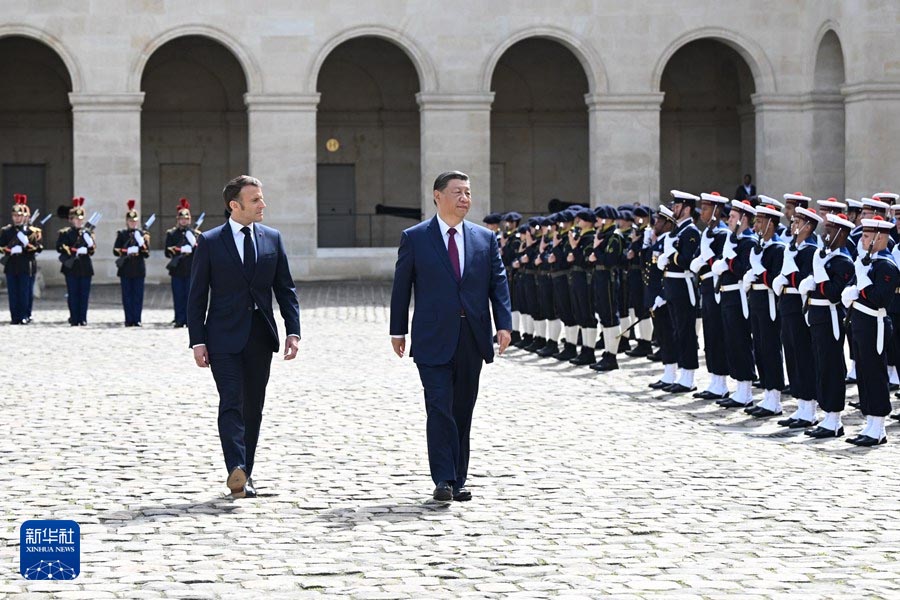 Си Цзиньпин Франция Президенті Эммануэль Макрон өткізген қарсы алу рәсіміне қатысты
