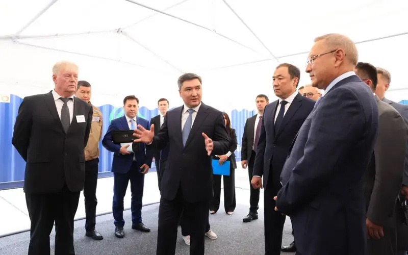 Олжас Бектенов ҚХР шекарасындағы көлік-логистика саласы ахуалымен танысты