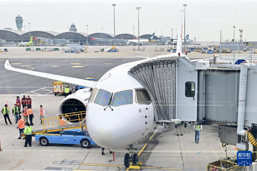 Отандық ірі C919 ұшағы Шанхай мен Сянган арасында тұрақты коммерциялық рейстерді ашты