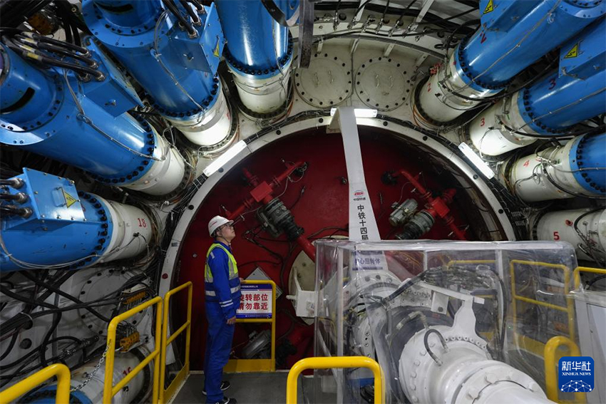 Әлемдегі ең ұзын теңіз асты жүрдек теміржол туннелінің құрылысы қауырт жүріп жатыр