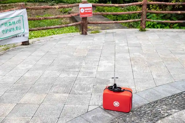 Шэньчжэнь «бес минуттық құтқару шеңберін» ұзарту үшін AED жабдықтарымен жабдықталған дронды іске қосты