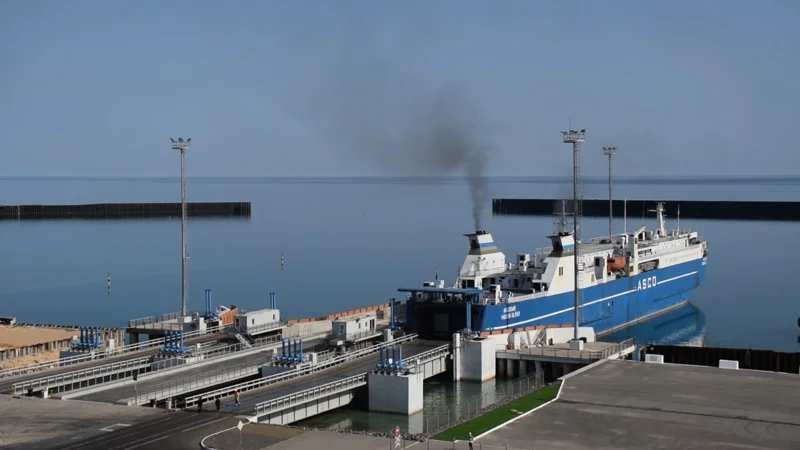Құрық порты арқылы Еуропаға жүк көліктері тасымалдана бастады