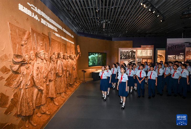 Бейжіңде бүкіл ұлттық жапонға қарсы соғыстың басталғанына 88 жыл толуына арналған рәсім және «Ұлт азаттығы мен әлем бейбітшілігі» тақырыптық көрмесінің ашылу салтанаты өтті