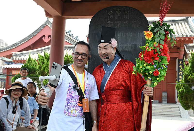 Қытайға саяхат танымал бола түсті