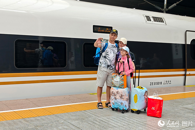 Қытайға саяхат танымал бола түсті