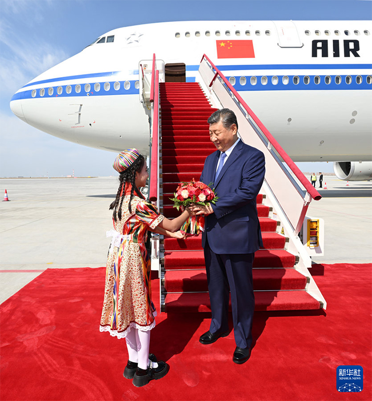 Си Цзиньпин Шыңжаң Ұйғыр автономиялық регионының құрылғанына 70 жыл толуына орай Үрімжіге орталық делегацияны бастап барды