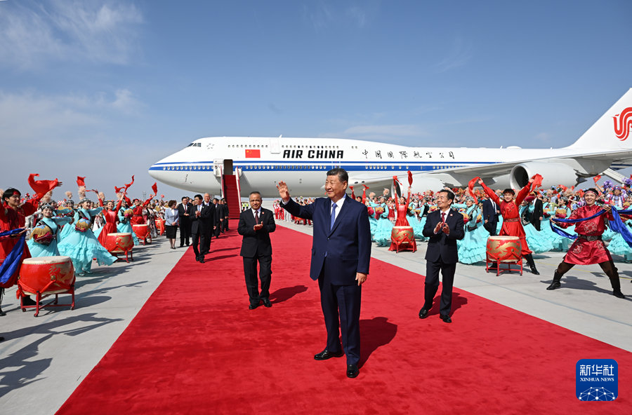 Си Цзиньпин Шыңжаң Ұйғыр автономиялық регионының құрылғанына 70 жыл толуына орай Үрімжіге орталық делегацияны бастап барды