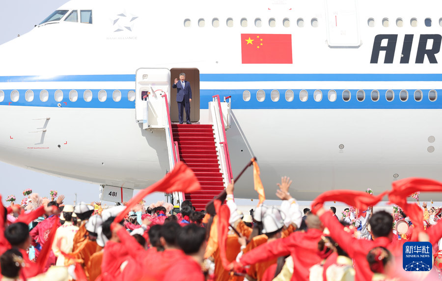 Си Цзиньпин Шыңжаң Ұйғыр автономиялық регионының құрылғанына 70 жыл толуына орай Үрімжіге орталық делегацияны бастап барды