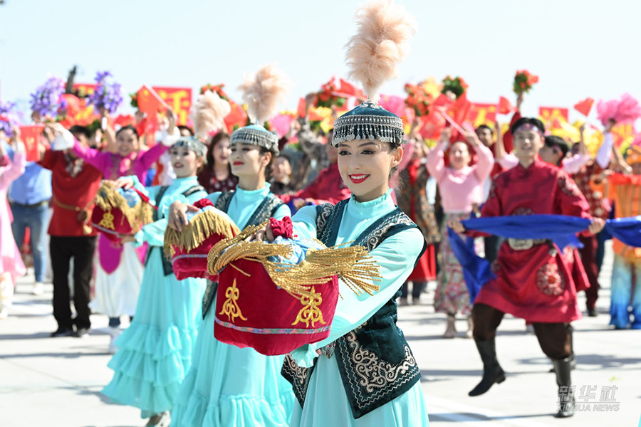 Си Цзиньпин Шыңжаң Ұйғыр автономиялық регионының құрылғанына 70 жыл толуына орай Үрімжіге орталық делегацияны бастап барды