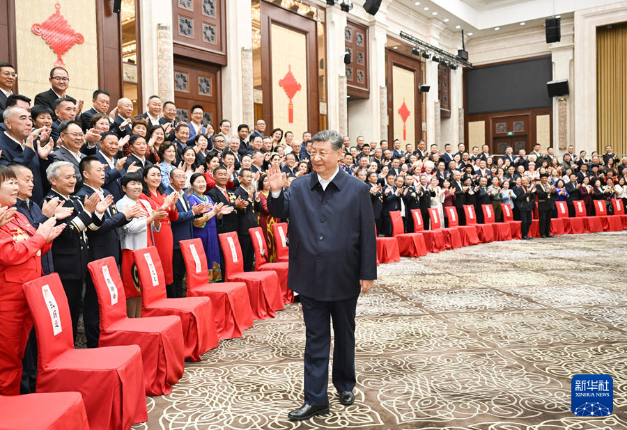 Си Цзиньпин: Жұдырықтай жұмылып, көркем Шыңжаңды одан әрі гүлдендірейік