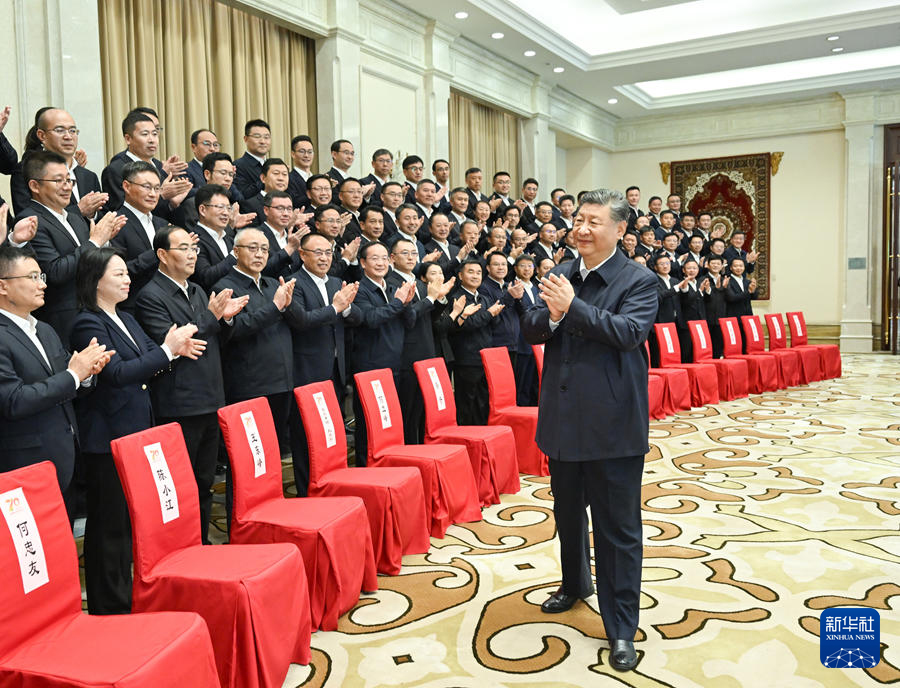 Си Цзиньпин: Жұдырықтай жұмылып, көркем Шыңжаңды одан әрі гүлдендірейік