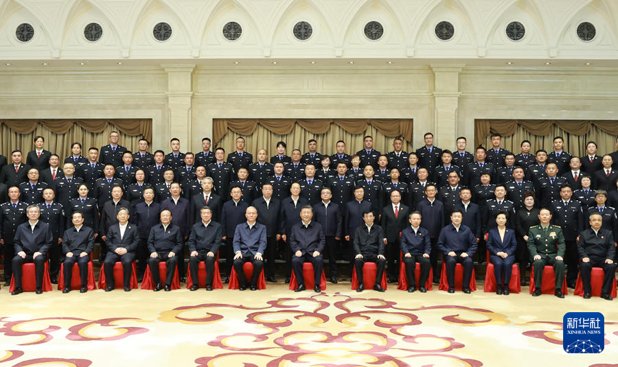 Си Цзиньпин: Жұдырықтай жұмылып, көркем Шыңжаңды одан әрі гүлдендірейік