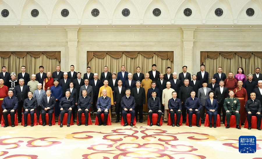 Си Цзиньпин: Жұдырықтай жұмылып, көркем Шыңжаңды одан әрі гүлдендірейік