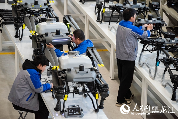 «Аспандағы ауыр жүк көлігі»-T1400 ұшқышсыз тікұшағы алғашқы рейсін сәтті орындады