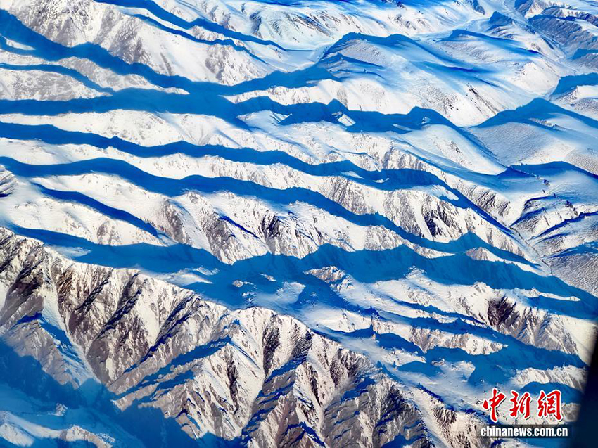 Қысқы Тяньшаньның айбынды да әсем көрінісі