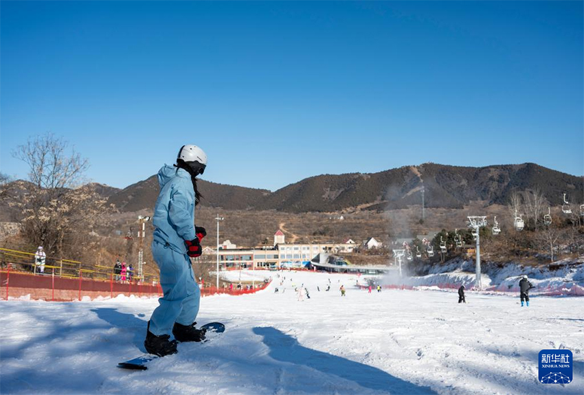 Яньшань тауының етегіндегі қар-мұз шаруашылығы қыза түсті