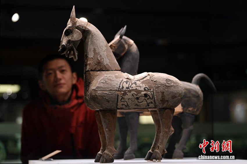 Ганьсу өлкесінің мұражайындағы Жібек жолының жылқы мәдениеті көрмесі
