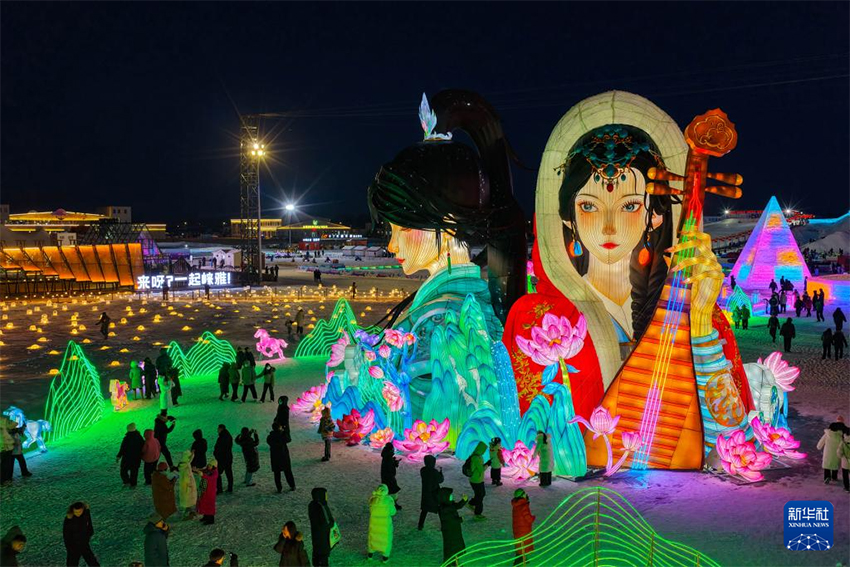 Хух-Хото: Қар-мұз сахнасы мәдениет пен туризмді біріктірді