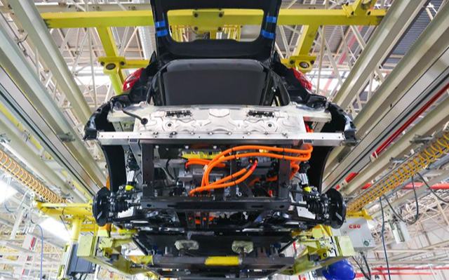 Еліміздің өңдеу өнеркәсібі 2025 жылы интеллектуалды және жасыл дамуды жеделдетті