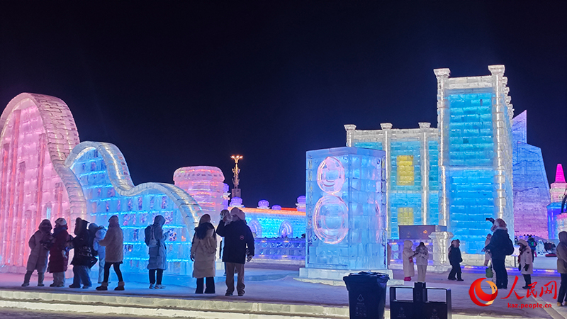 Харбин қар-мұз әлемінде қыстан ләззат алыңыз