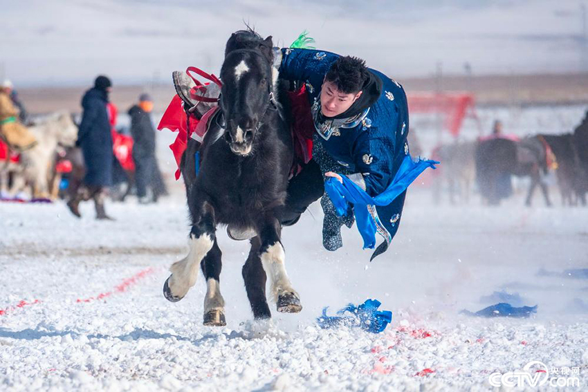 Шилин-Гол, Ішкі Моңғұл: Қыстың көркін қыздырған ат ойындары