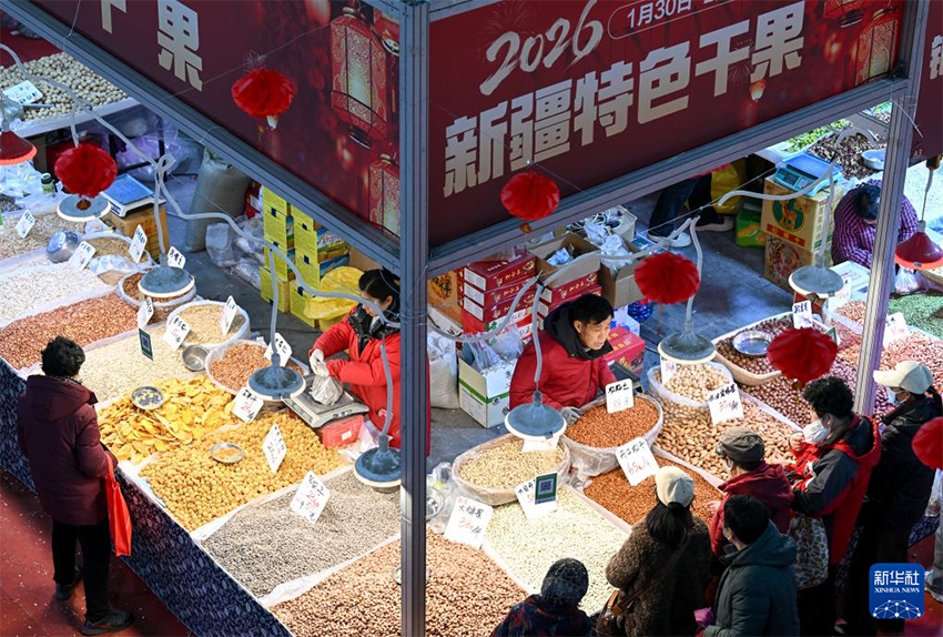 Жаңа жылға дайындық: көшелерде Көктем мерекесінің лебі айқын сезіле бастады