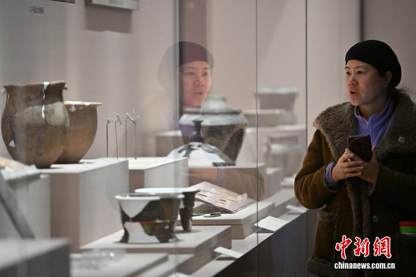 Қытай алғашқы патшалық дәуірдің мәдени контекстін толық мазмұнмен көрсетті