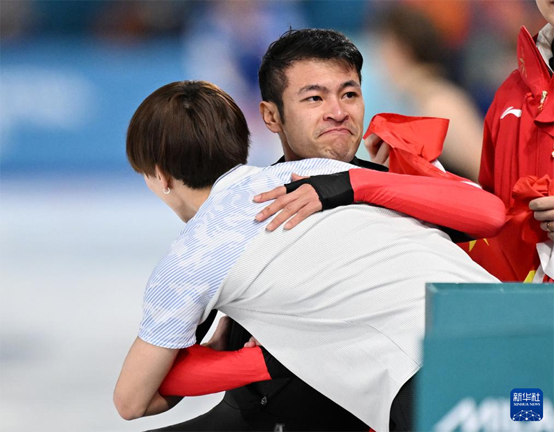 Конькимен сырғанауда Нин Чжунянь ерлер арасындағы 1000 метрлік жарыста қола медаль жеңіп алды