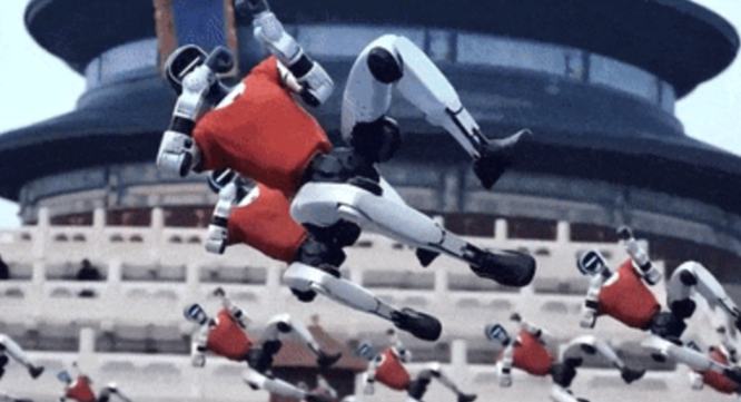 50 гуманоидты роботтың Бейжің Тяньтань бақшасындағы жекпе-жек өнері