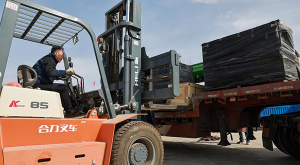 Ганьсу өлкесі Цзиньта ауданының ауыл шаруашылығы машиналары алғаш рет Қазақстанға экспортталды