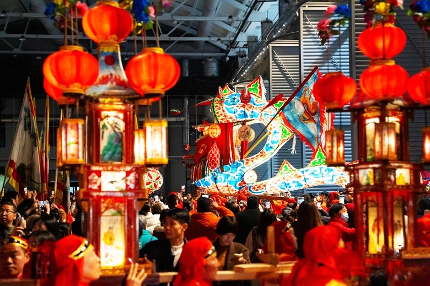 Әр өңір тұрғындары Юаньсяо (Шамдар) мейрамын қарсы алуда