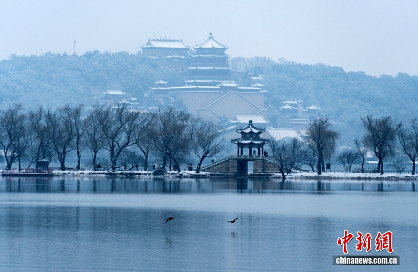 Бейжіңде қар жауып, Ихэюань бақшасында туристер көбейді