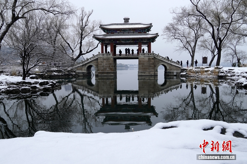 Бейжіңде қар жауып, Ихэюань бақшасында туристер көбейді