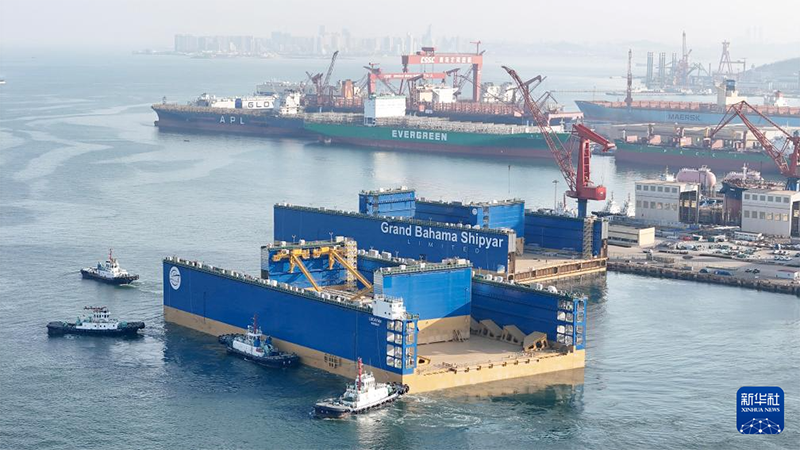 Шаньдун өлкесінің Циндао қаласында 120 000 тонна көтеру сыйымдылығы бар жүзбелі айлақ іске қосылды