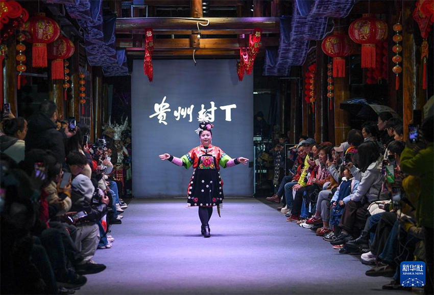 Гуйчжоудың Кайли қаласы: Ауылдық сән сахнасындағы ұлттық киімдер