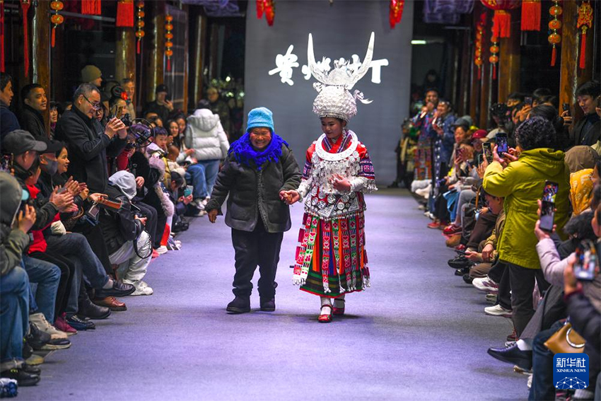 Гуйчжоудың Кайли қаласы: Ауылдық сән сахнасындағы ұлттық киімдер