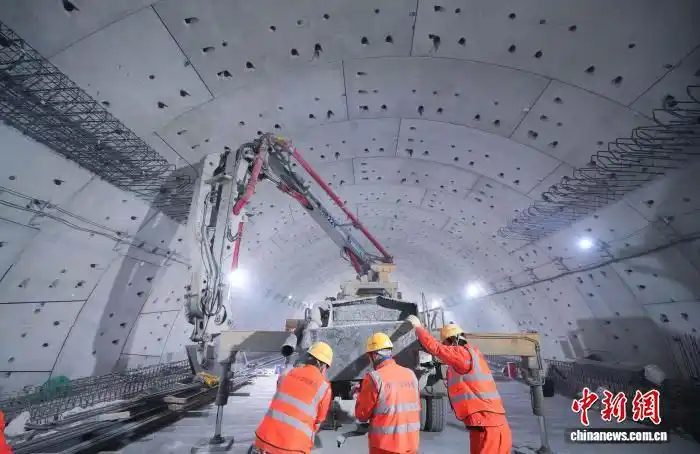 Дүниежүзіндегі ең үлкен диаметрлі суасты туннелі Цзинаньда сәтті қосылды