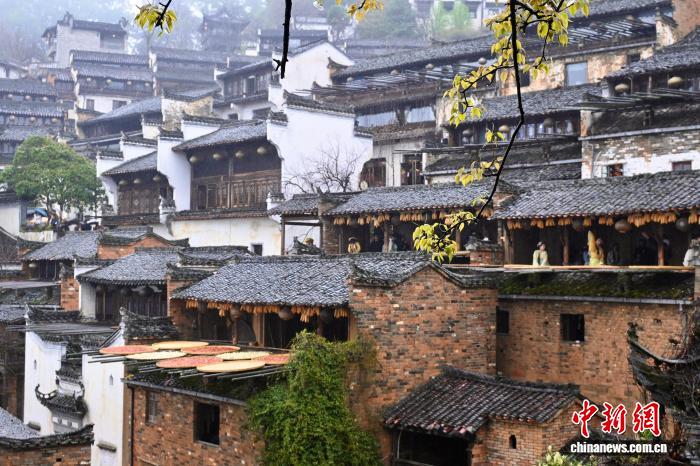 Қытайдағы ең әдемі ауыл және көктемгі жаңбыр