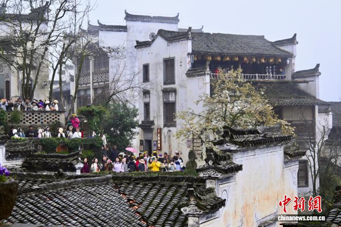 Қытайдағы ең әдемі ауыл және көктемгі жаңбыр