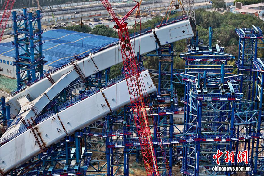 Сямэнь-Цзиньмэнь көпірі (Сямэнь учаскесі) жобасының құрылысы қарқынды жүріп жатыр